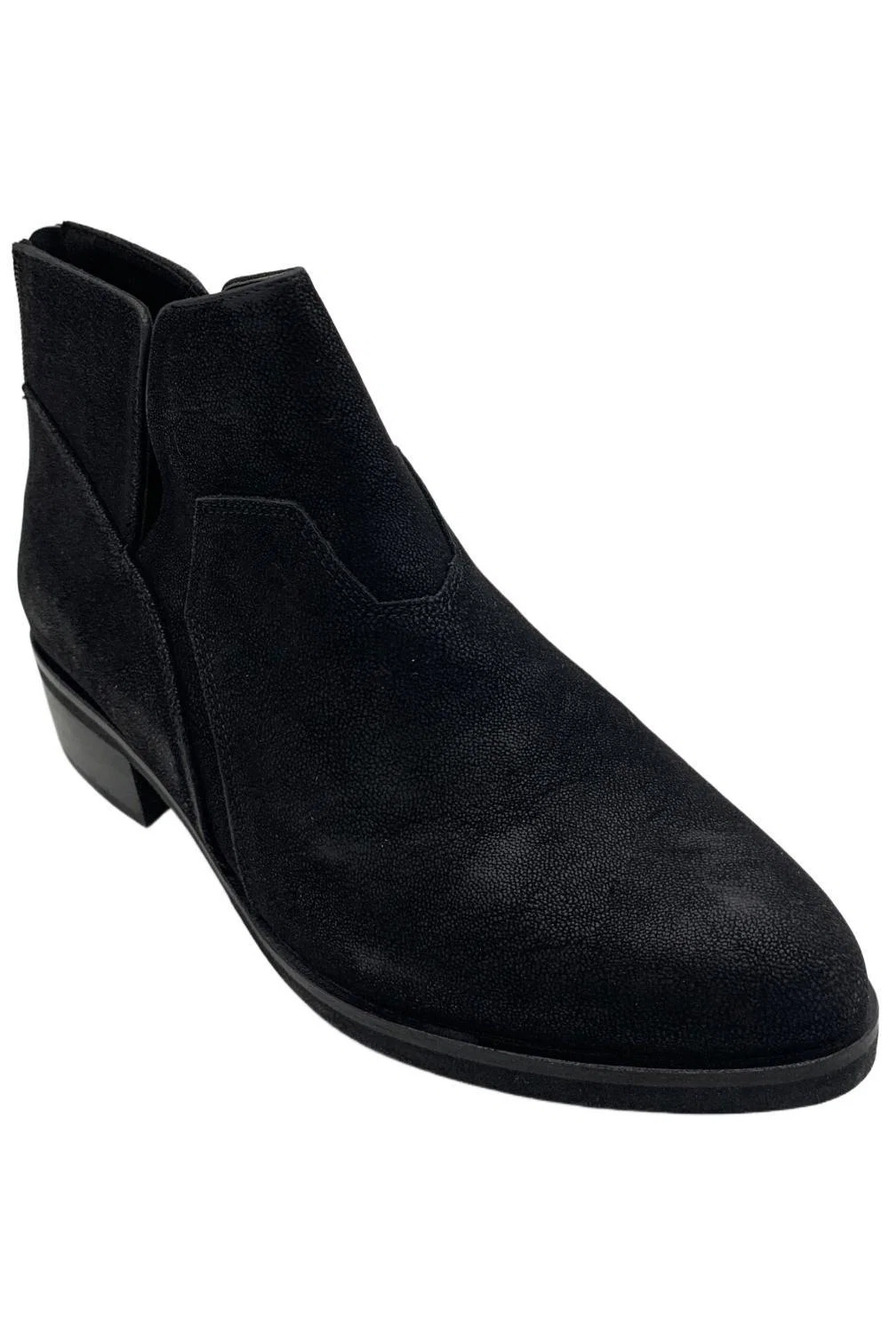 Boutique by Corkys Women's Curry Zip-Up Heeled Ankle Boot Black - Medium
